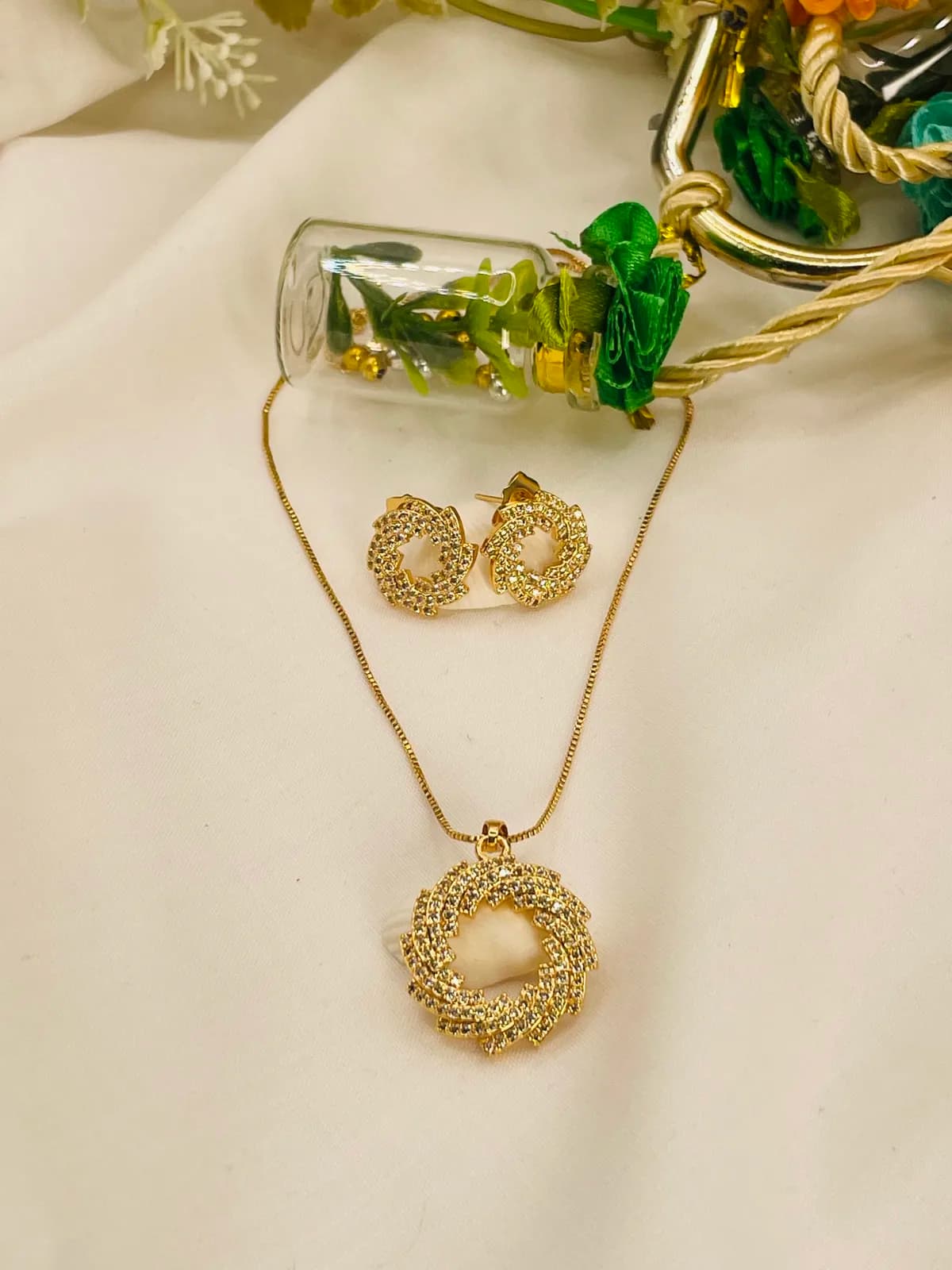 Twisted Infinity Gold Jewelry Set